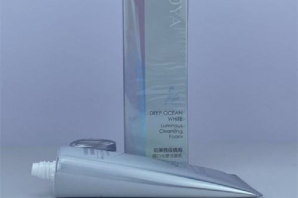 珀萊雅洗面奶有酒精嗎 珀萊雅洗面奶有什么成分 珀萊雅洗面奶有酒精嗎 珀萊雅洗面奶有什么成分