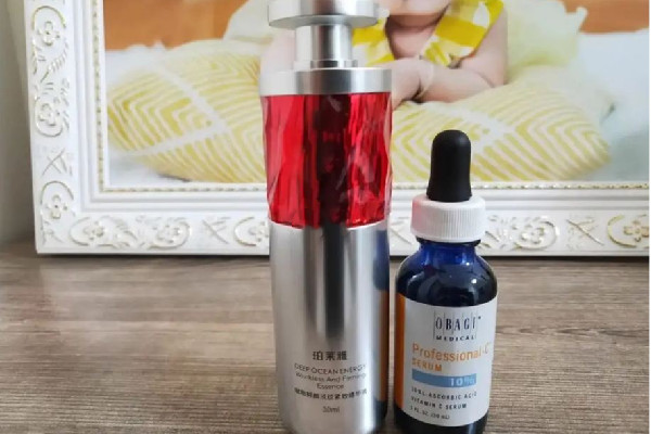 珀萊雅早c晚a適合什么膚質(zhì) 珀萊雅早c晚a會導(dǎo)致脫皮嗎