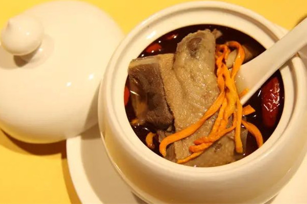 乳鴿湯怎么燉最營養(yǎng) 乳鴿湯和什么搭配最好 乳鴿湯怎么燉最營養(yǎng) 乳鴿湯和什么搭配最好