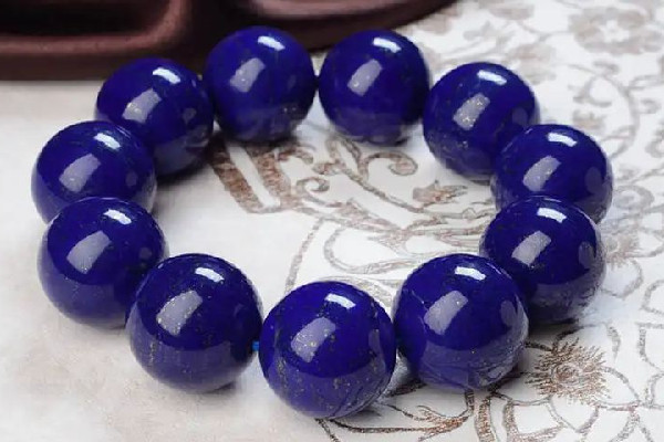 青金石的功效和作用 青金石對(duì)眼睛好嗎 青金石的功效和作用 青金石對(duì)眼睛好嗎