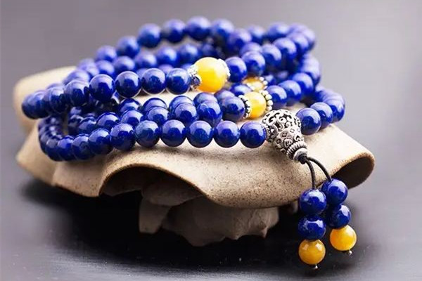 青金石是幾月的生辰石 青金石適合什么屬相 青金石是幾月的生辰石 青金石適合什么屬相