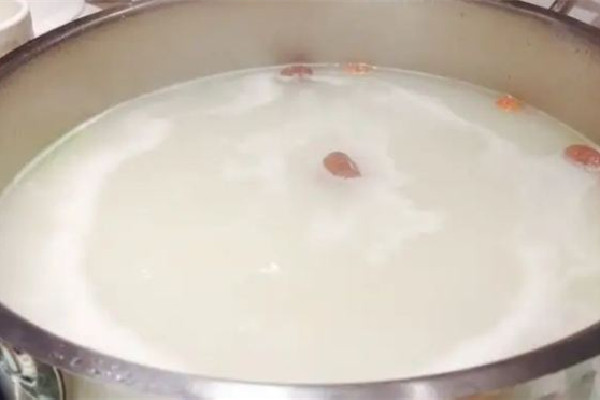 骨湯火鍋底料哪個(gè)牌子好吃 骨湯火鍋底料推薦 骨湯火鍋底料哪個(gè)牌子好吃 骨湯火鍋底料推薦