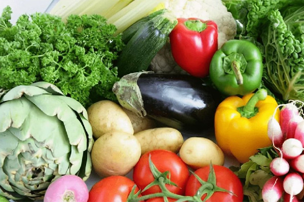 河南農(nóng)民稱菜爛地里降價(jià)70%賣不掉 蔬菜對(duì)人體有哪些好處 河南農(nóng)民稱菜爛地里降價(jià)70%賣不掉 蔬菜對(duì)人體有哪些好處