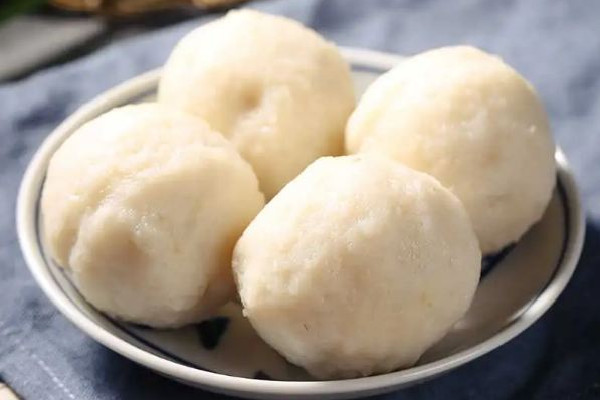 魚丸要放面粉嗎 魚丸放什么粉最好 魚丸要放面粉嗎 魚丸放什么粉最好