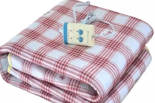 電熱毯用多久要換 電熱毯用時(shí)間長(zhǎng)會(huì)有危險(xiǎn)嗎 電熱毯用多久要換 電熱毯用時(shí)間長(zhǎng)會(huì)有危險(xiǎn)嗎