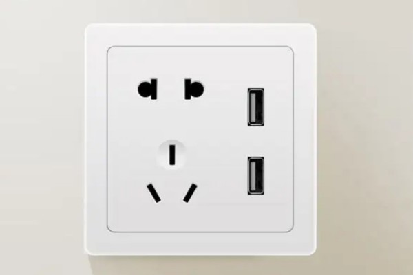 女孩將筷子插電座致9根手指被切 插座可以用幾年 女孩將筷子插電座致9根手指被切 插座可以用幾年