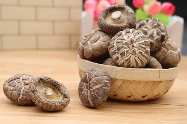 花菇和香菇的營(yíng)養(yǎng)價(jià)值一樣嗎 花菇是香菇嗎