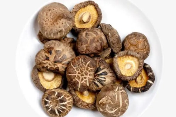 花菇的功效和作用 花菇可以煲湯嗎 花菇的功效和作用 花菇可以煲湯嗎