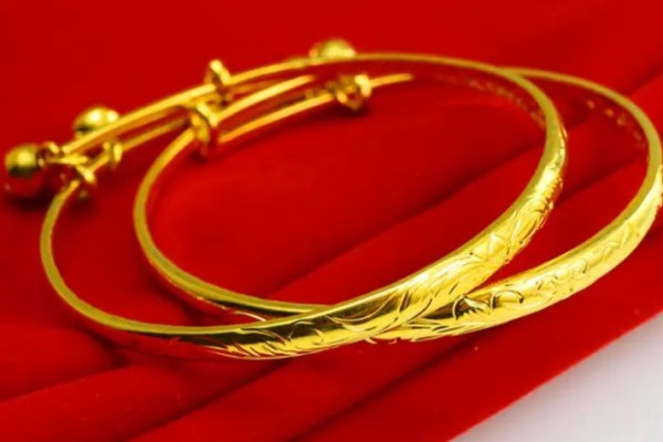 男子逗娃順走孩子9500元金手鐲 小孩戴金手鐲的寓意 男子逗娃順走孩子9500元金手鐲 小孩戴金手鐲的寓意