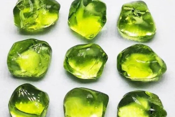 橄欖石是什么寶石 橄欖石屬于寶石還是水晶