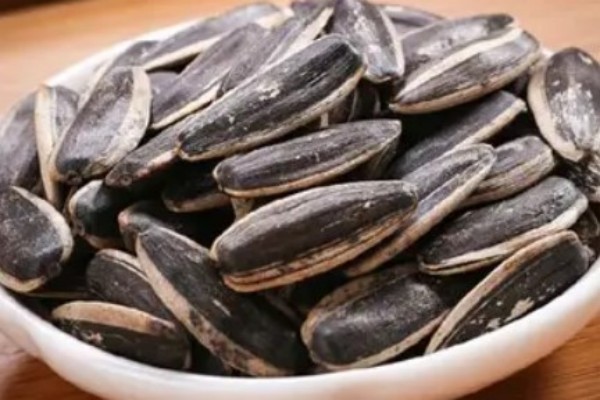 葵瓜子含有雌激素嗎 葵瓜子減肥可以吃嗎 葵瓜子含有雌激素嗎 葵瓜子減肥可以吃嗎