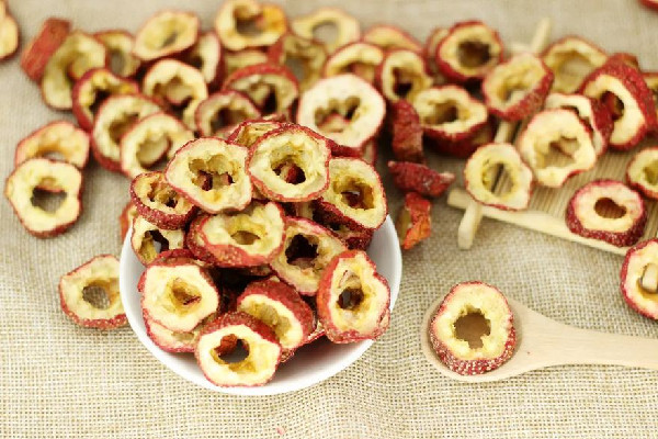 山楂干是陳年的好還是當(dāng)年的好 山楂干買什么樣的好 山楂干是陳年的好還是當(dāng)年的好 山楂干買什么樣的好