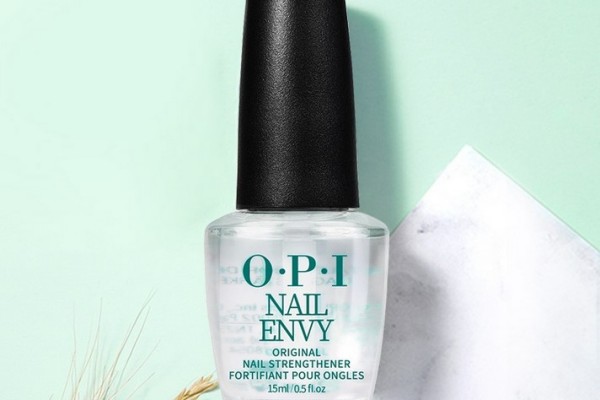 護(hù)甲油和營養(yǎng)油的區(qū)別 護(hù)甲油可以當(dāng)指甲油用嗎 護(hù)甲油和營養(yǎng)油的區(qū)別 護(hù)甲油可以當(dāng)指甲油用嗎