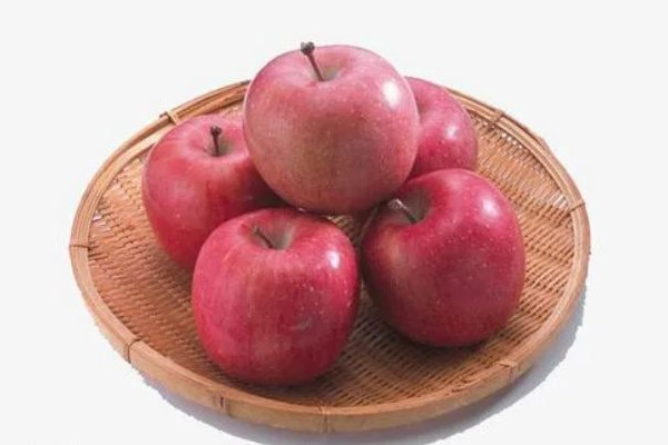 蘋(píng)果削皮吃好還是不削皮吃好 蘋(píng)果削皮后怎樣才能不變色 蘋(píng)果削皮吃好還是不削皮吃好 蘋(píng)果削皮后怎樣才能不變色