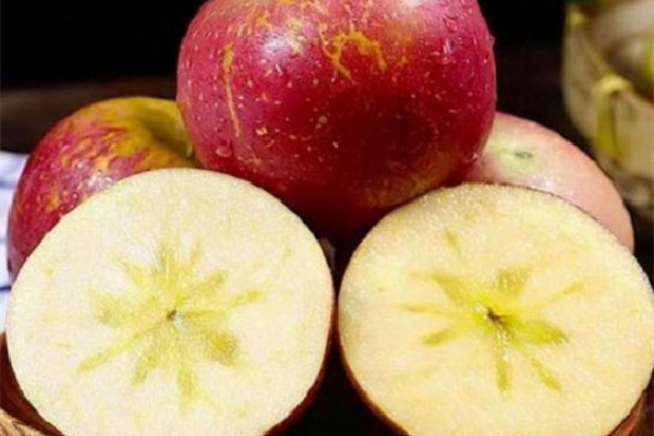 蘋(píng)果和什么榨汁好 蘋(píng)果可以和牛奶一起吃嗎