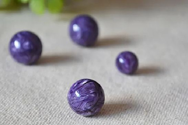 紫龍晶怎么辨別真假 紫龍晶會(huì)有紋裂嗎 紫龍晶怎么辨別真假 紫龍晶會(huì)有紋裂嗎