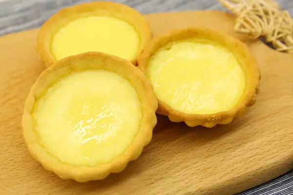 蛋撻皮要先烤一會(huì)在放蛋撻液?jiǎn)?蛋撻皮烤出來(lái)不酥脆什么原因