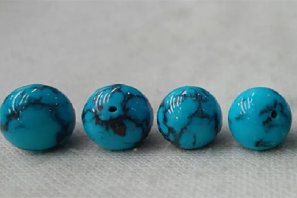 綠松石有鐵線好還是沒有好 綠松石鐵線是什么東西