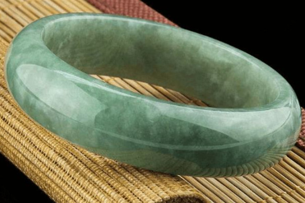 豆種翡翠有收藏價(jià)值嗎 豆種翡翠是大理石嗎 豆種翡翠有收藏價(jià)值嗎 豆種翡翠是大理石嗎