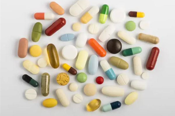 女子混吃7種感冒止咳藥全身長滿膿皰 感冒藥吃過量了有什么后果 女子混吃7種感冒止咳藥全身長滿膿皰 感冒藥吃過量了有什么后果