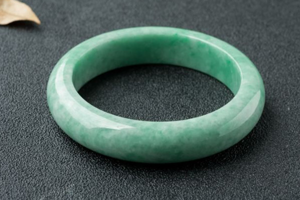豆種翡翠有收藏價(jià)值嗎 豆種翡翠是大理石嗎 豆種翡翠有收藏價(jià)值嗎 豆種翡翠是大理石嗎