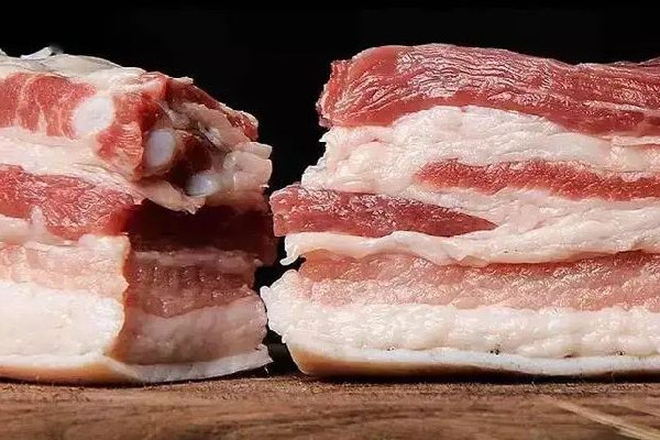 買家買豬到貨后掉秤5噸疑遭套路 豬肉多少錢一斤現(xiàn)在市場價(jià)2022 買家買豬到貨后掉秤5噸疑遭套路 豬肉多少錢一斤現(xiàn)在市場價(jià)2022