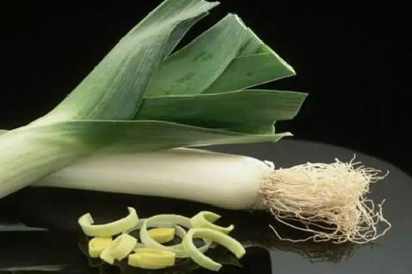 蔥白水會刺激寶寶腸胃嗎 蔥白水適合幾個月寶寶 蔥白水會刺激寶寶腸胃嗎 蔥白水適合幾個月寶寶