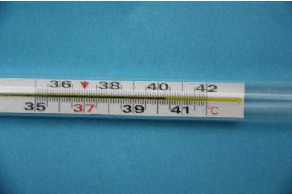 一家五口感染新冠兒子燒出陰陽臉 發(fā)燒用電子溫度計準(zhǔn)嗎