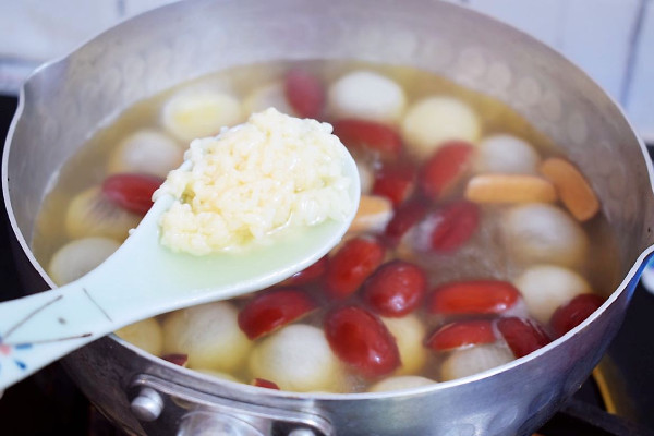 米酒湯圓適合孩子吃嗎 米酒湯圓適合什么時候吃 米酒湯圓適合孩子吃嗎 米酒湯圓適合什么時候吃