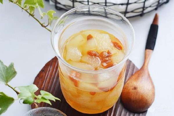 冰糖燉雪梨會(huì)加重咳嗽嗎 冰糖燉雪梨吃多久見(jiàn)效