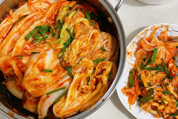 辣白菜屬于腌制品嗎 辣白菜有亞硝酸鹽嗎 辣白菜屬于腌制品嗎 辣白菜有亞硝酸鹽嗎