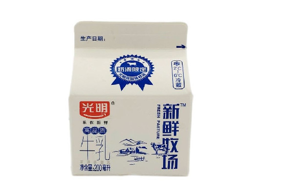 全脂牛奶會(huì)發(fā)胖嗎 全脂牛奶的脂肪含量 全脂牛奶會(huì)發(fā)胖嗎 全脂牛奶的脂肪含量