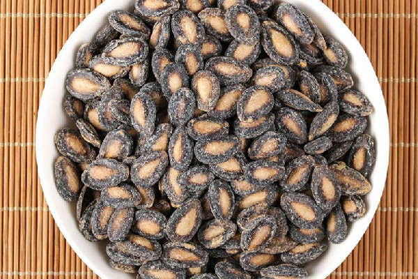 西瓜子有什么作用 西瓜子對頭發(fā)有好處嗎 西瓜子有什么作用 西瓜子對頭發(fā)有好處嗎