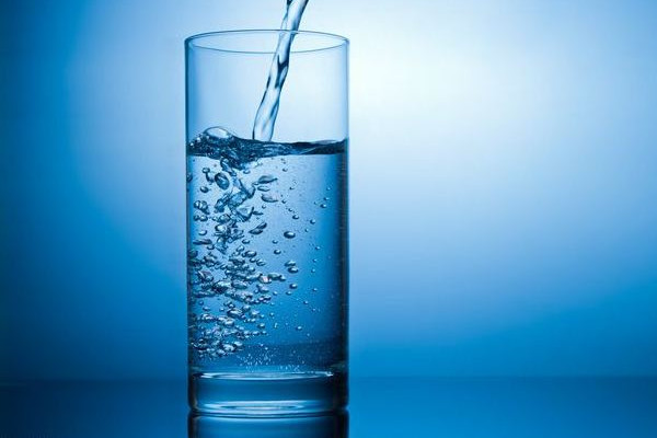 淡鹽水漱口有什么好處 淡鹽水漱口的正確方法 淡鹽水漱口有什么好處 淡鹽水漱口的正確方法