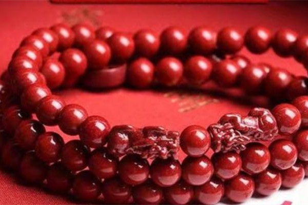 朱砂手串戴哪個(gè)手有講究嗎 朱砂手串可以戴腳上嗎 朱砂手串戴哪個(gè)手有講究嗎 朱砂手串可以戴腳上嗎