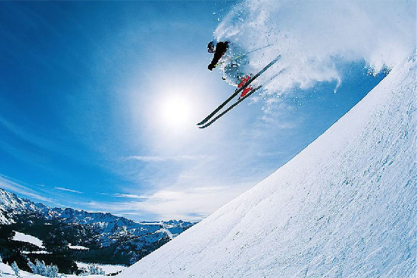 2萬(wàn)元請(qǐng)的滑雪教練不會(huì)穿雪鞋 滑雪要學(xué)多久