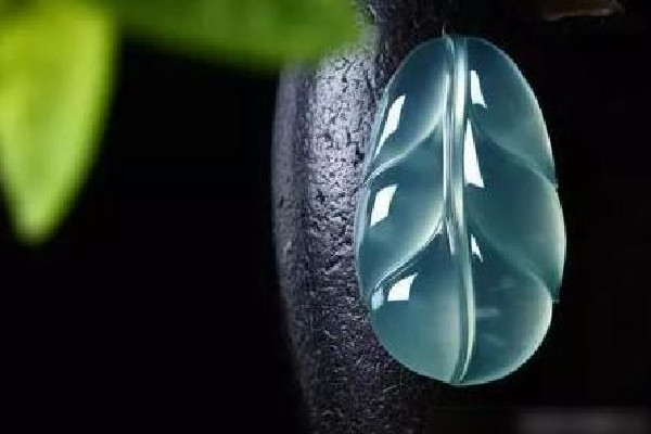 藍水翡翠的產(chǎn)地是哪里 藍水翡翠怎么看好壞 藍水翡翠的產(chǎn)地是哪里 藍水翡翠怎么看好壞