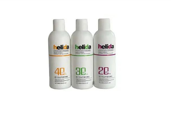 雙氧奶和染發(fā)膏攪拌后多長時間有效 雙氧奶和染發(fā)膏一起攪拌嗎 雙氧奶和染發(fā)膏攪拌后多長時間有效 雙氧奶和染發(fā)膏一起攪拌嗎