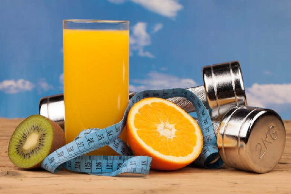 鮮榨橙汁有點(diǎn)酸怎么回事 鮮榨橙汁有點(diǎn)酸正常嗎 鮮榨橙汁有點(diǎn)酸怎么回事 鮮榨橙汁有點(diǎn)酸正常嗎