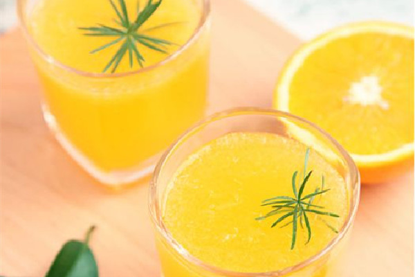 鮮榨橙汁有點(diǎn)酸怎么回事 鮮榨橙汁有點(diǎn)酸正常嗎 鮮榨橙汁有點(diǎn)酸怎么回事 鮮榨橙汁有點(diǎn)酸正常嗎