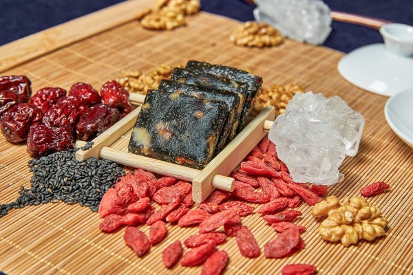 阿膠糕可以長期和天天吃嗎 阿膠糕可以泡水喝嗎