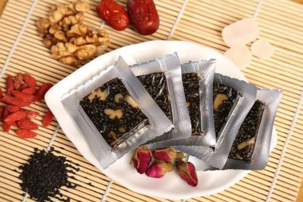 阿膠糕是什么材料制作出來的 阿膠糕好吃嗎 阿膠糕是什么材料制作出來的 阿膠糕好吃嗎