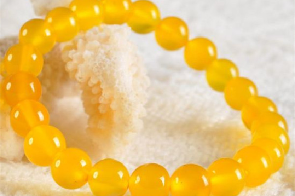 黃瑪瑙五行屬性是什么 黃瑪瑙適合什么生肖 黃瑪瑙五行屬性是什么 黃瑪瑙適合什么生肖