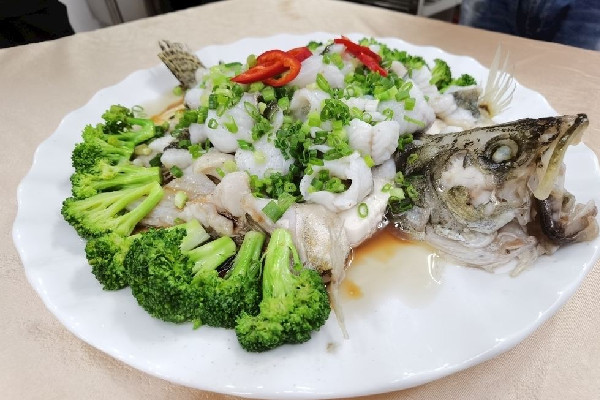 蒸桂花魚(yú)是冷水還是熱水 蒸桂花魚(yú)用大火還是小火 蒸桂花魚(yú)是冷水還是熱水 蒸桂花魚(yú)用大火還是小火
