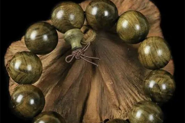 金絲楠木手串市場(chǎng)價(jià) 金絲楠木手串屬于什么檔次 金絲楠木手串市場(chǎng)價(jià) 金絲楠木手串屬于什么檔次