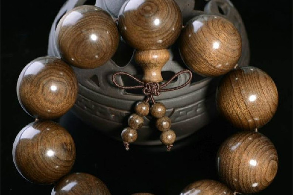 金絲楠木手串是不是很輕 金絲楠木手串會不會沉水 金絲楠木手串是不是很輕 金絲楠木手串會不會沉水