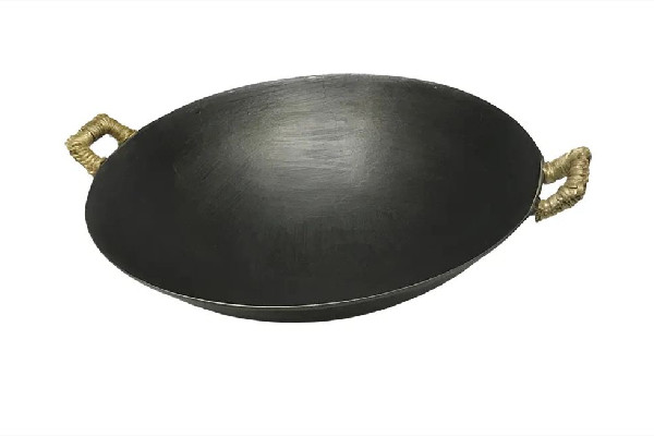 生鐵鍋生銹了怎么辦 生鐵鍋生銹了煮菜會(huì)影響身體嗎 生鐵鍋生銹了怎么辦 生鐵鍋生銹了煮菜會(huì)影響身體嗎