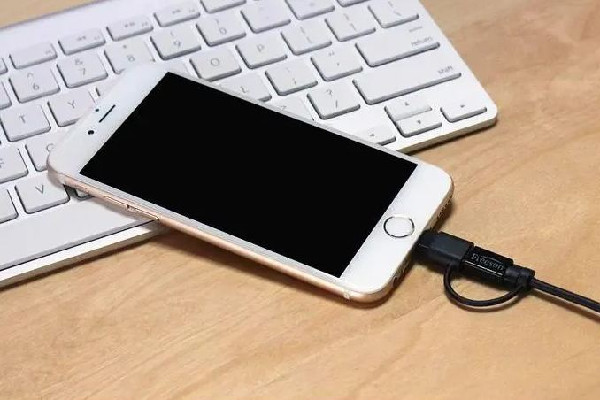 蘋果明年或推出無(wú)接口設(shè)計(jì)iPhone 蘋果接口和typec接口區(qū)別 蘋果明年或推出無(wú)接口設(shè)計(jì)iPhone 蘋果接口和typec接口區(qū)別