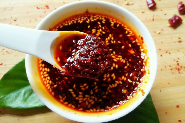 辣椒油有點糊可以吃嗎 辣椒油為什么會糊 辣椒油有點糊可以吃嗎 辣椒油為什么會糊