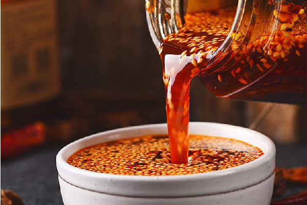 辣椒油的比例是多少 辣椒油為什么要分三次澆油 辣椒油的比例是多少 辣椒油為什么要分三次澆油